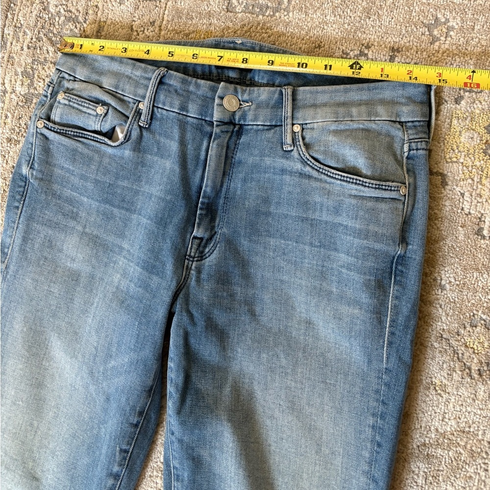 MOTHER Looker Jean Ankle Fray in Wash When Sparks Fly - Picture 5 of 9